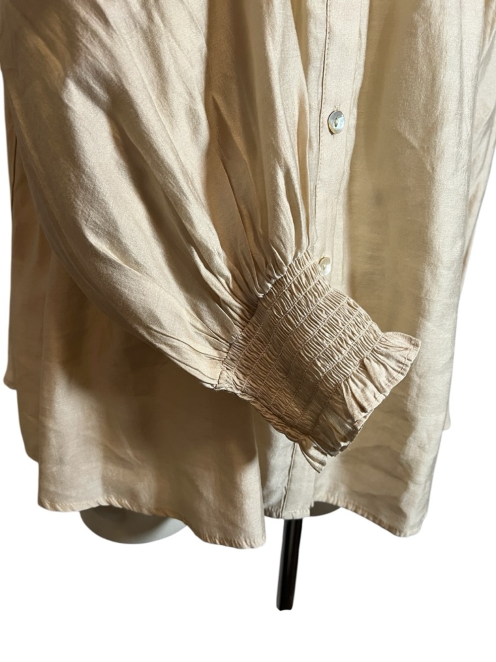 Tuckernuck Pomander Place Jaia Smocked Top In Champaign’s Size Large - Picture 4 of 8